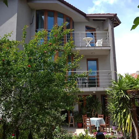 Niya בית הארחה 4*