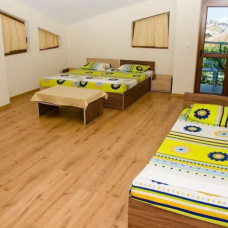 בית הארחה Niya 4*