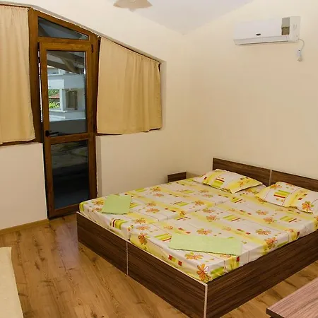 בית הארחה Niya צ'רנומורץ