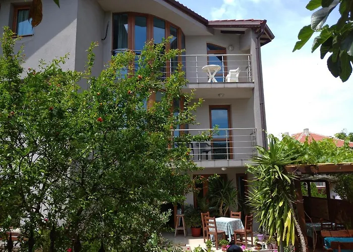 Niya Guest house 4*